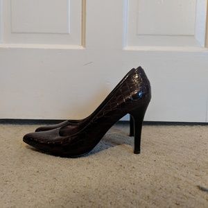 Nine West Dark Burgundy Snake Skin Pumps